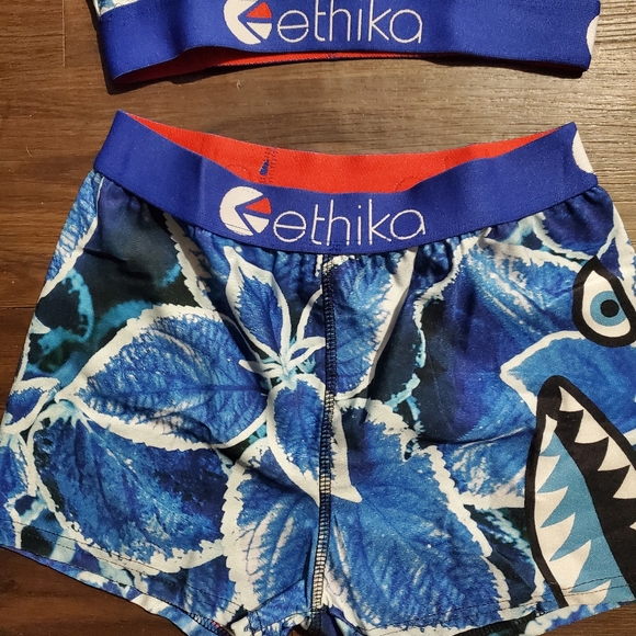 Ethika - Picture 4 of 4